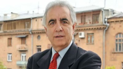 Փաշինեան Շուտով Կրնայ Ինքզինք Հռչակել Նոր Ամենայն Հայոց Կաթողիկոս Յարութ Սասունեան